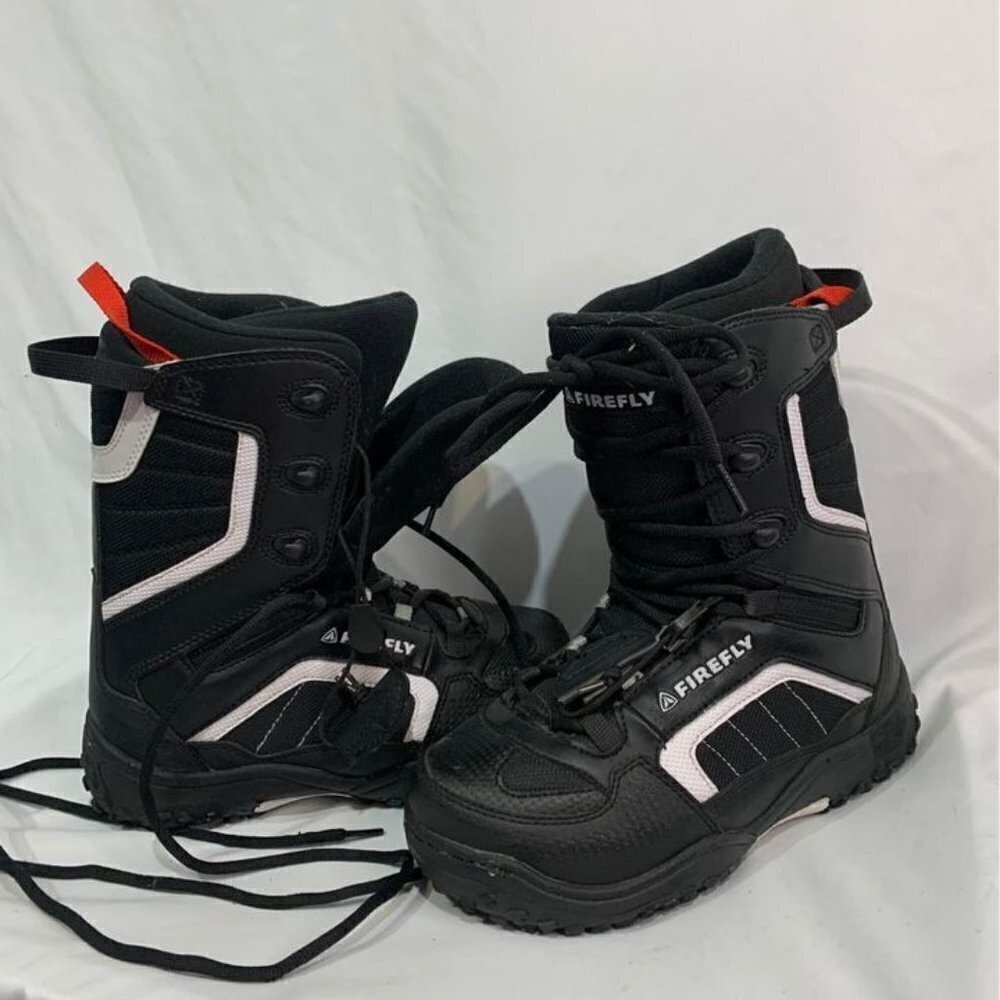 FIREFLY Mens snowboarding boots. New! Size 5.5. Never used. Double lace…
